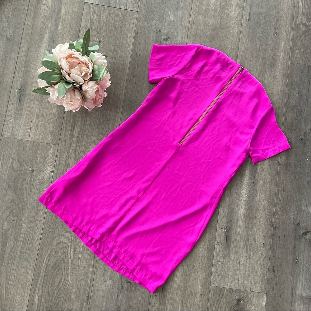 New Olivaceous Magenta Pink‎ Short Sleeve Shift Dress - Picture 3 of 5